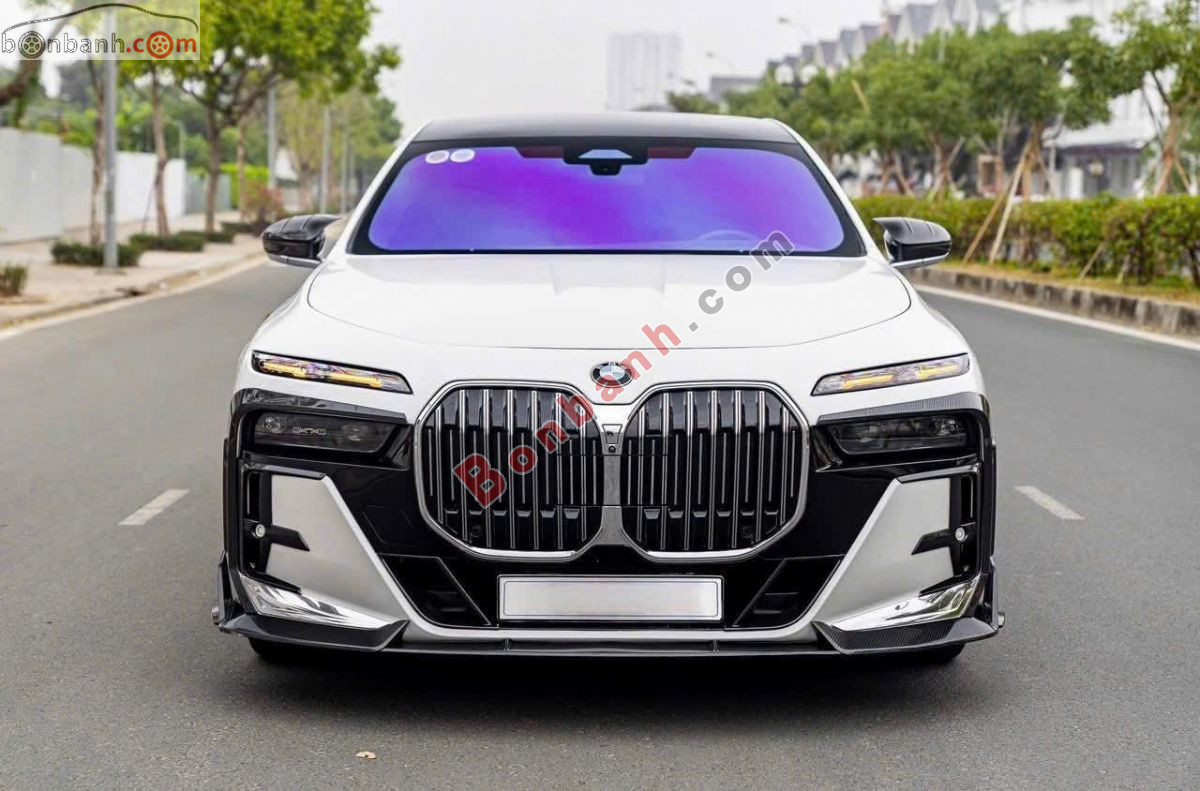 BMW 7 Series 735i Pure Excellence 2023