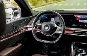 Xe BMW 7 Series 735i Pure Excellence 2023