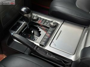 Xe Toyota Land Cruiser VX 4.6 V8 2017