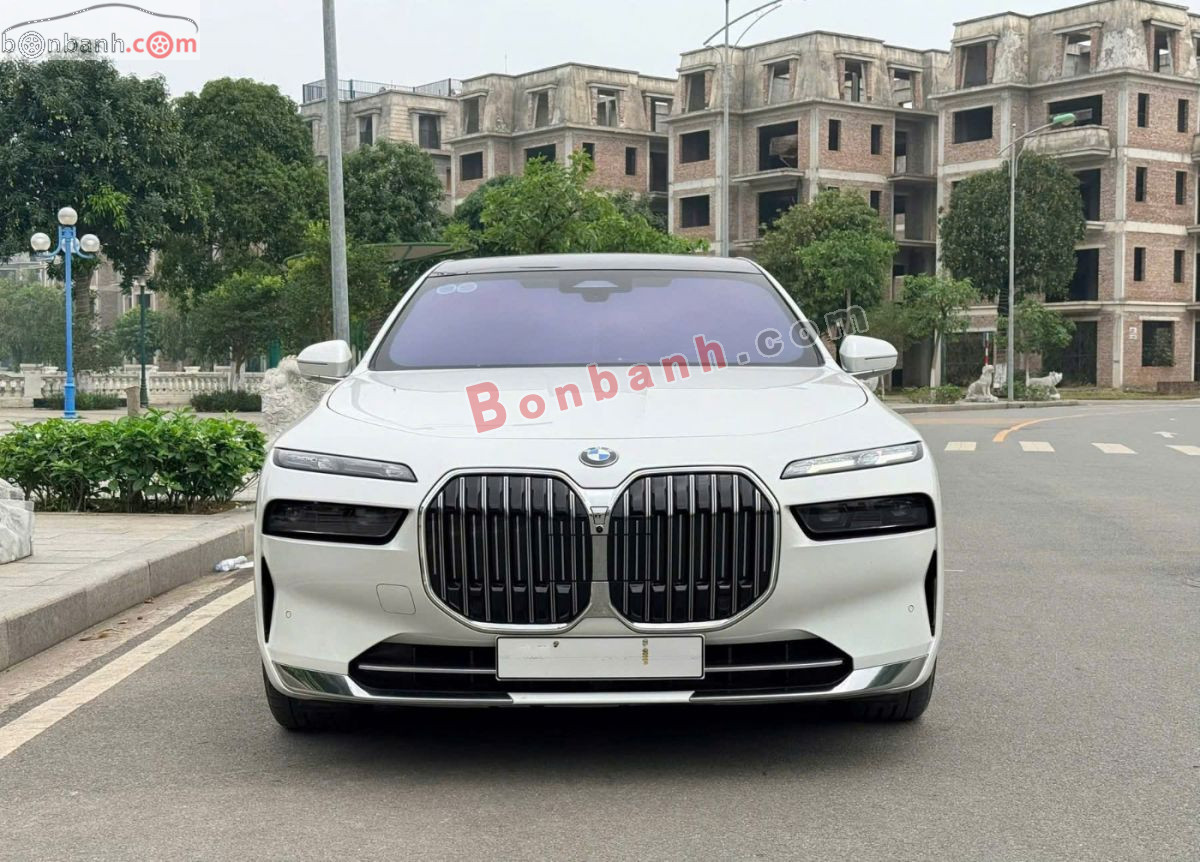 BMW 7 Series 740i Pure Excellence 2024