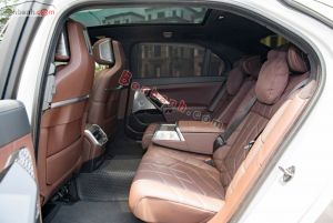 Xe BMW 7 Series 740i Pure Excellence 2024