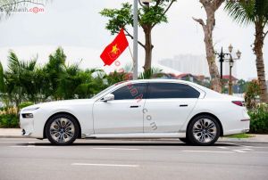Xe BMW 7 Series 740i Pure Excellence 2024