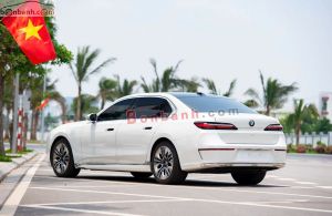 Xe BMW 7 Series 740i Pure Excellence 2024