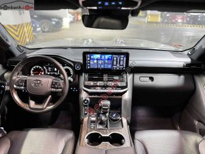 Xe Toyota Land Cruiser 3.5 V6 2024