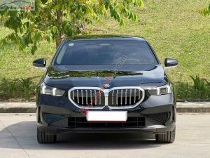 Xe BMW 5 Series 520i Premium 2025