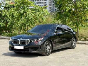 Xe BMW 5 Series 520i Premium 2025