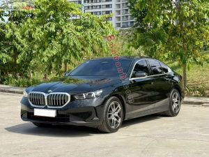 Xe BMW 5 Series 520i Premium 2025