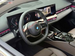 Xe BMW 5 Series 520i Premium 2025