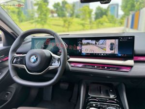 Xe BMW 5 Series 520i Premium 2025